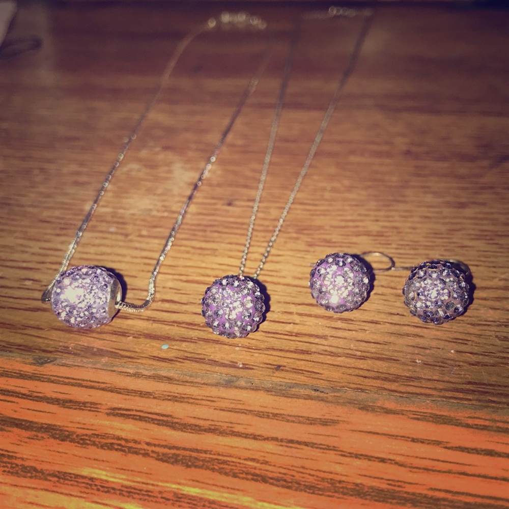 MATCHING SET 2 necklaces and 1 pair of earrings